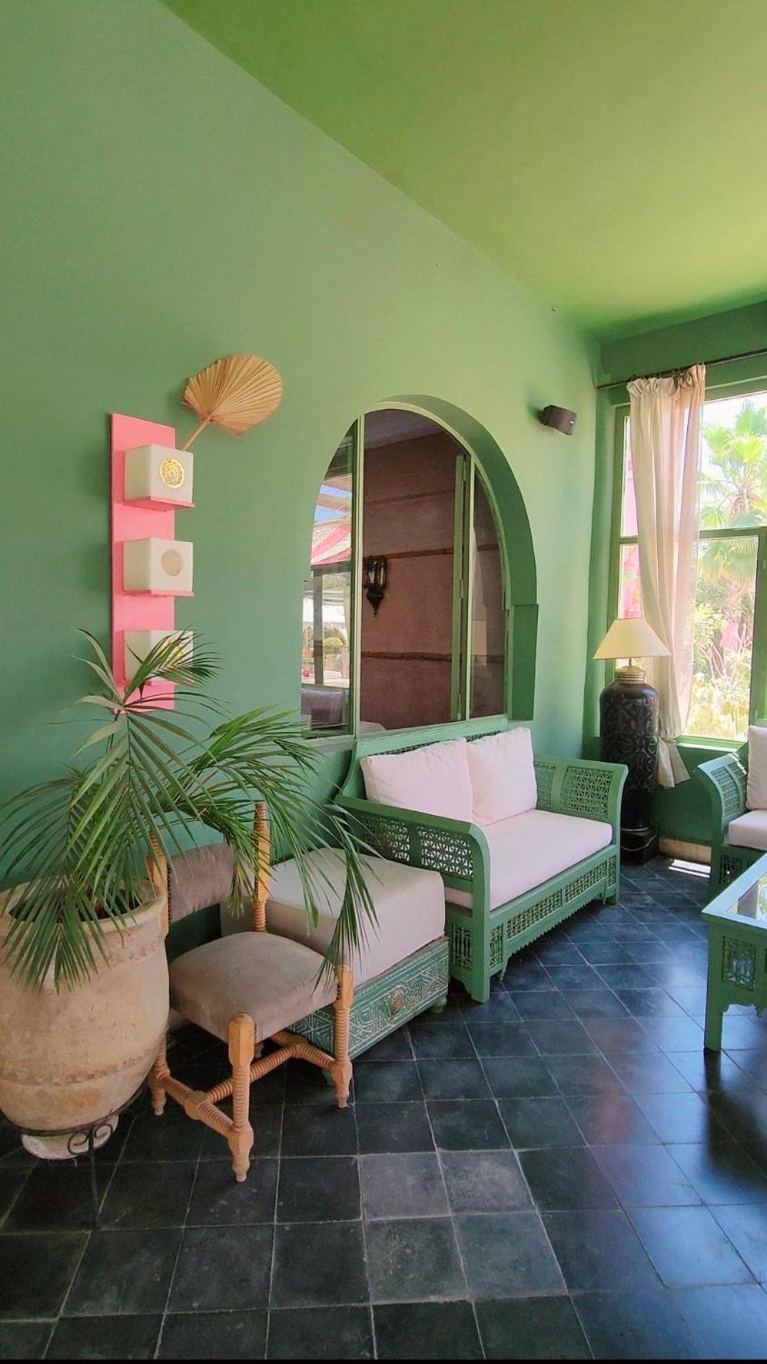 La Des Golfs & Pinkcactus فندق